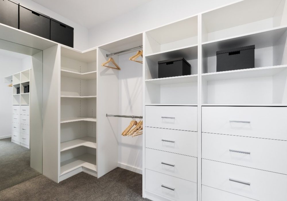 Tips on Buying Fitted Bedroom Wardrobe